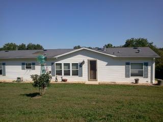 9506 Birch St, Bernard, IA 52032-9192