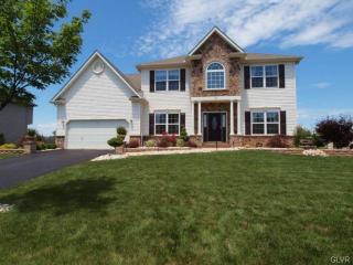 925 Heather Ln, Easton, PA 18040-8275