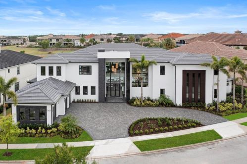 501 Muirfield Loop, Kissimmee FL  34747-6414 exterior