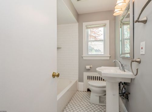 19 Dayton Cres, Bernardsville NJ  07924-2742 exterior