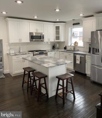 301 Sweetbriar Rd, Norristown, PA 19406-1744