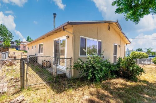 13457 Lakeview Rd, Lakeside, CA 92040-5149