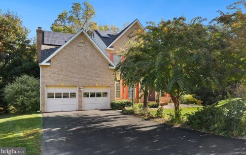 526 Beauregard Dr, Leesburg VA 20175-8924 exterior