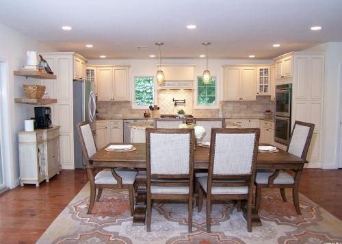 10 Ridgewood St, Elwood NY  11731-1614 exterior