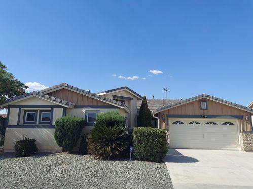 13110 Georgetown Ln, Victorville, CA 92392-8335