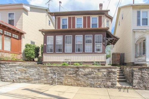 35 2nd St, Catasauqua, PA 18032-1987