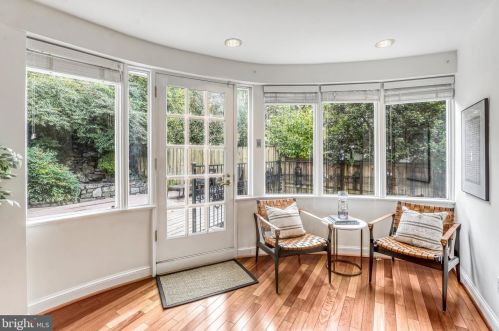 3073 Cleveland Ave, Washington DC 20008-3450 exterior