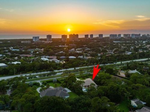 6656 Trail Blvd, Naples FL  34108-2903 exterior