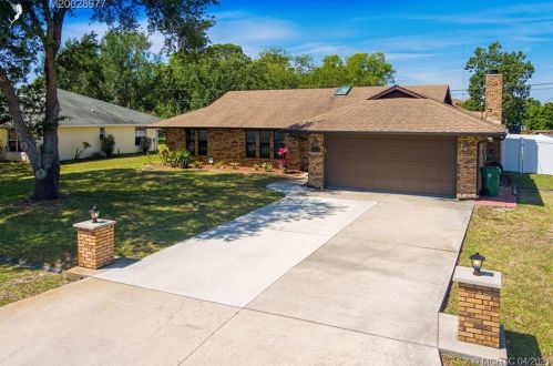 2082 Camilo St, Fort Pierce, FL 34952-6719