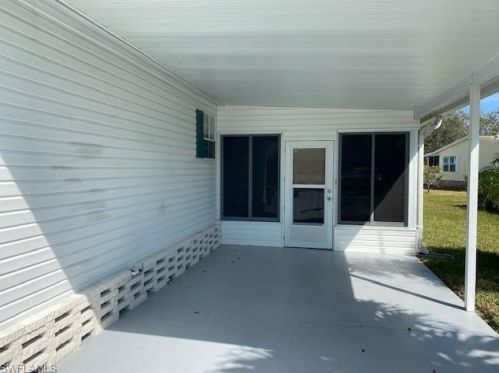 915 Manatee Rd, Naples FL  34114-8266 exterior