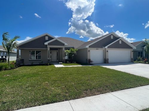 8694 Waterstone Blvd, Fort Pierce, FL 34951