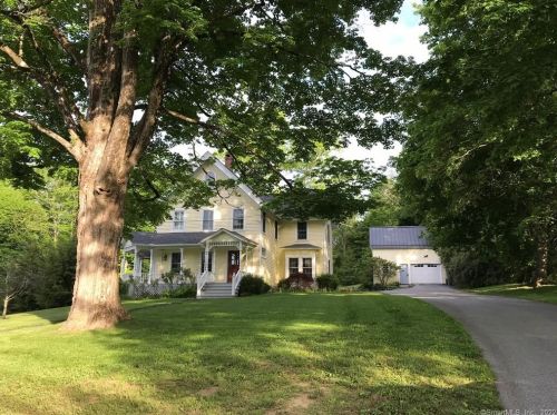 267 Main St, Lakeville CT  06039-1200 exterior