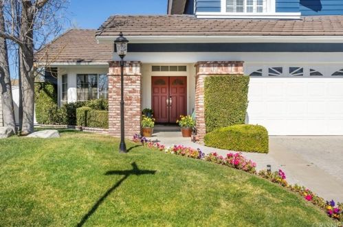 22723 Peach Ct, Santa Clarita, CA 91390-4111