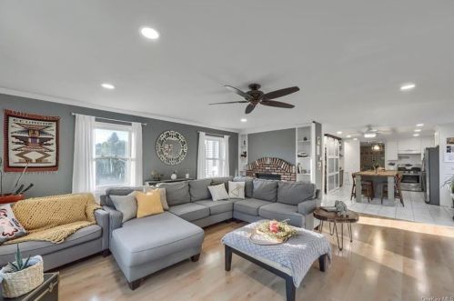 67 Stowe Dr, Poughquag NY  12570-4929 exterior