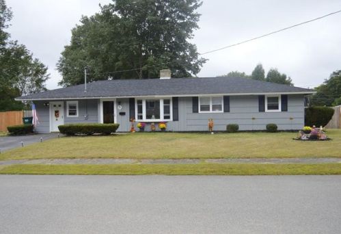 71 Poole Cir, Holbrook, MA 02343-1563