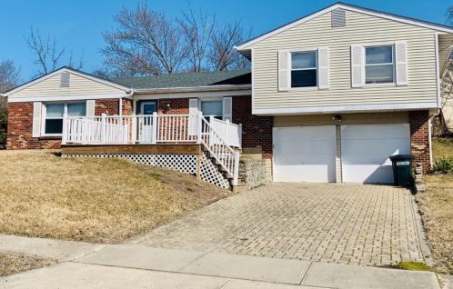 946 Belsage Ct, Cincinnati, OH 45231-3701