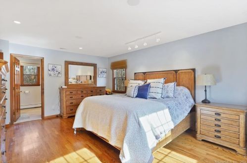 36 Laurel Dr, Upper Stepney CT  06468-1650 exterior