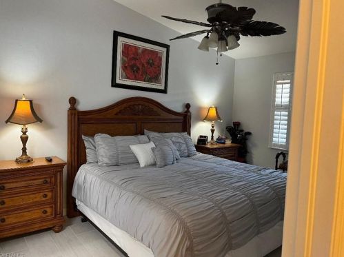 7320 Glenmoor Ln, Naples FL  34104-6748 exterior