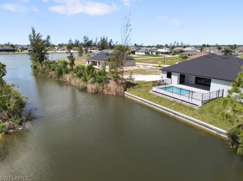 1908 14 St, Cape Coral FL  33909-1643 exterior