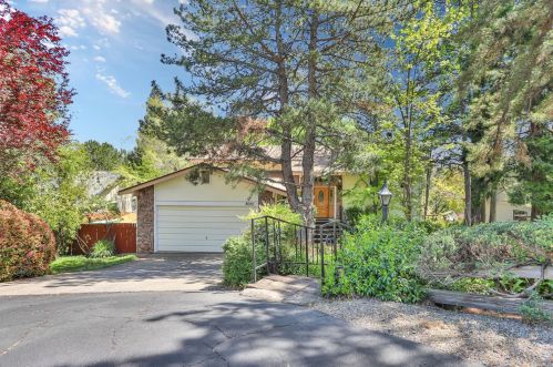 3030 Knollwood Dr, Shingle Springs, CA 95682-9047