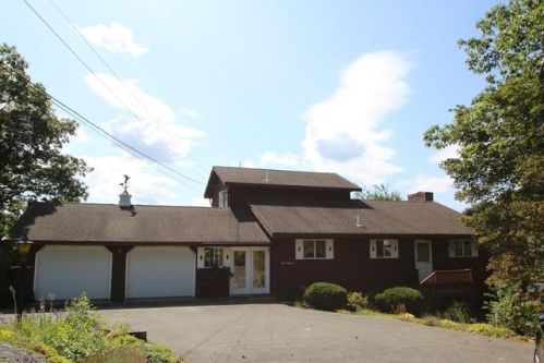 100 Basswood Ave, Saugus, MA 01906-3858