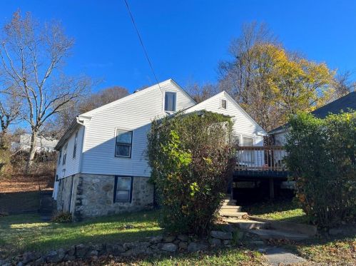 217 Hope St, Waterbury, CT 06704-3212