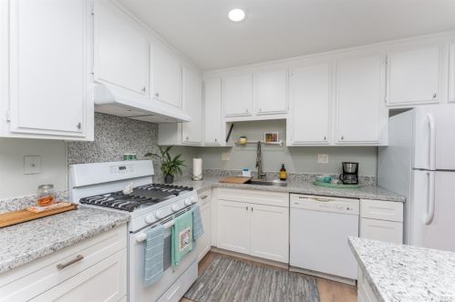 1533 Yardley St, Santa Rosa CA 95403-2397 exterior