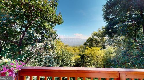 5592 High Knob Rd, Purgitsville, WV 26845