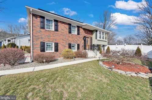 308 Highland Dr, Primrose, PA 17901-4042