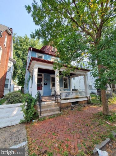 449 Walnut St, Pottstown, PA 19464-5611
