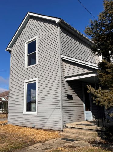 820 Columbus Ave, Bellefontaine OH  43311-1122 exterior