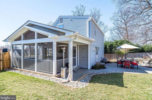 7329 Poplar Ct, Falls Church, VA 22042-1419