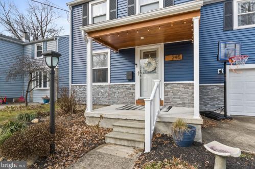 245 Lawnside Ave, Camden, NJ 08108-1711