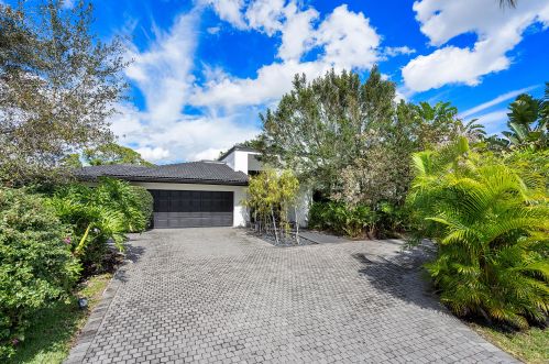 5202 Foxpointe Cir, Delray Beach, FL 33445-4346