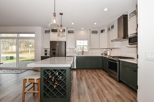 9110 Creekside Cir, Kenosha WI  53158-3245 exterior