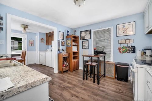 38 Douglas Ave, Waterbury CT  06708-2727 exterior