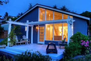 704 Bell St, Edmonds, WA 98020-3021