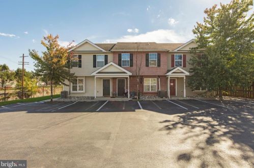 56 Charlotte St, Pottstown, PA 19464-5905