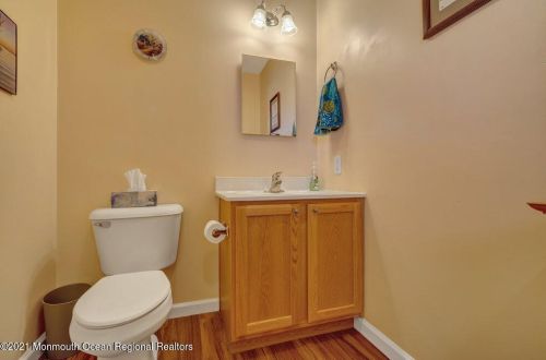 271 Kearney Ave, Pelican Island NJ  08751-1822 exterior