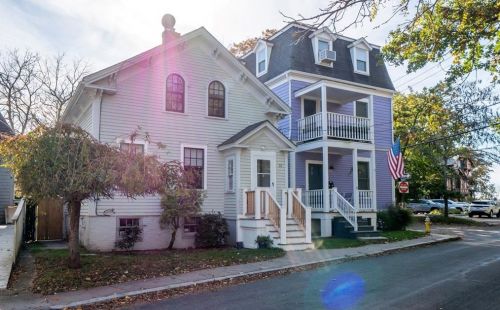 13 Old Beach Rd, Middletown RI  02840-3235 exterior