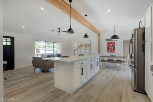 6220 7th Ave, Phoenix AZ 85007-4102 exterior