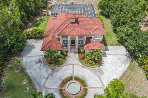 6080 Napa Woods Way, Naples, FL 34116-3862
