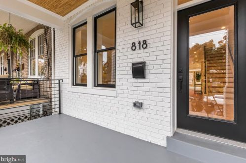 818 Randolph St, Washington, DC 20011-5866