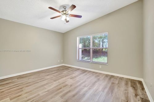 2728 177th Ave, Hollywood FL  33029-5142 exterior