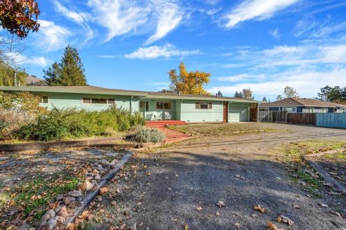 1248 Baird Rd, Santa Rosa, CA 95409-2509