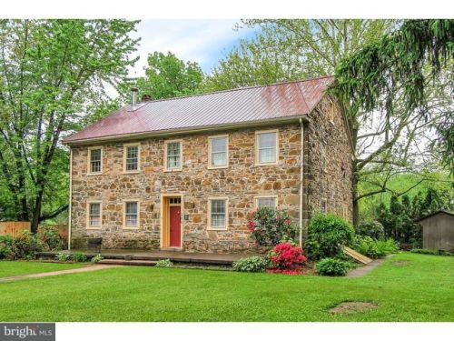 264 Main St, Shoemakersville, PA 19555-1410