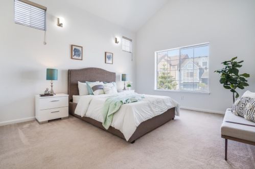 1063 Schwerin St, Daly City CA  94014-1622 exterior