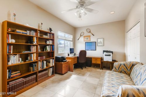 5421 Paradise Dr, Scottsdale AZ 85260-5515 exterior