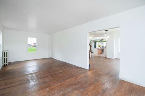 322 Ridgewood Rd, Middletown CT  06457-1949 exterior