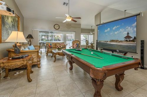1004 37th St, Cape Coral, FL 33914-7929